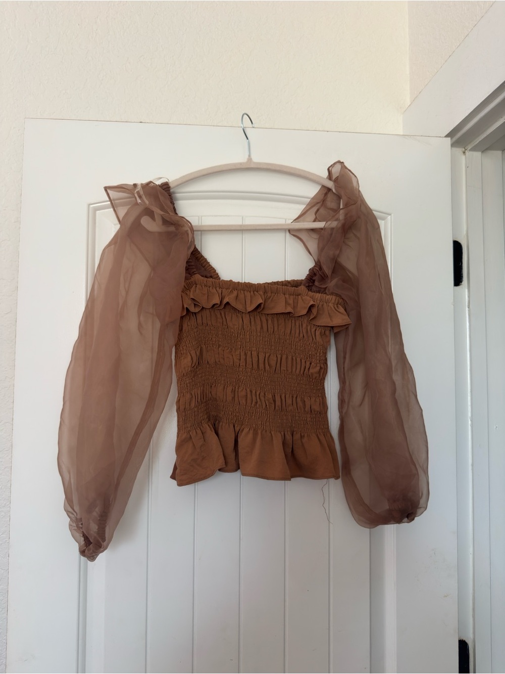 DO+BE Brown Sheer Puff-Sleeve Smocked Crop Top